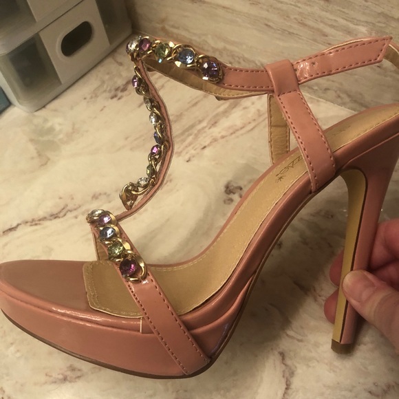 Fancy heels size 6.5 - Picture 2 of 3